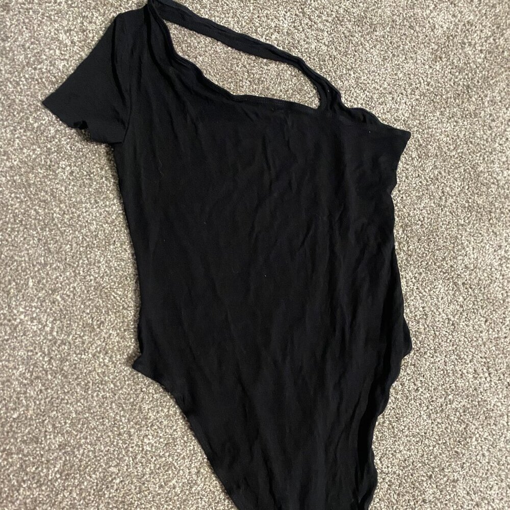 Black Basic Stretchy Cutout Asymmetrical Bodysuit Top Tee Shirt Size Small